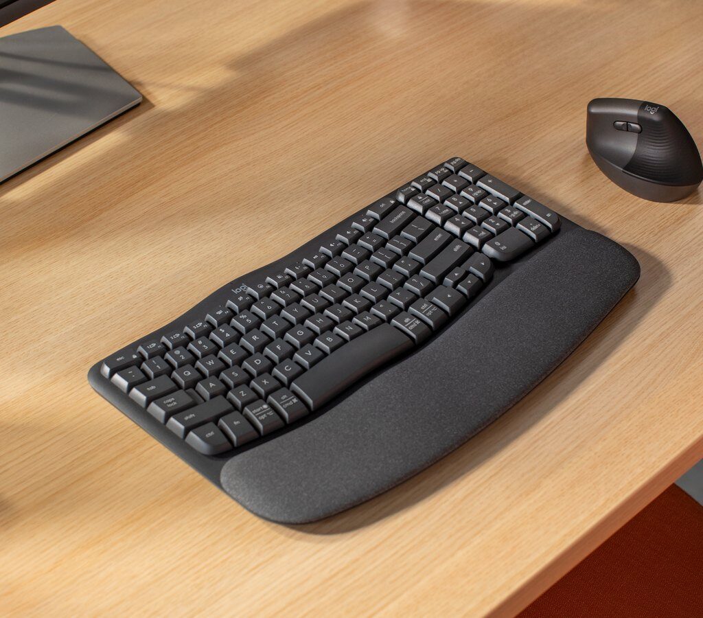 Logitech Wave Keys Graphite — Lifestyle