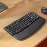 Logitech Wave Keys Graphite — Lifestyle