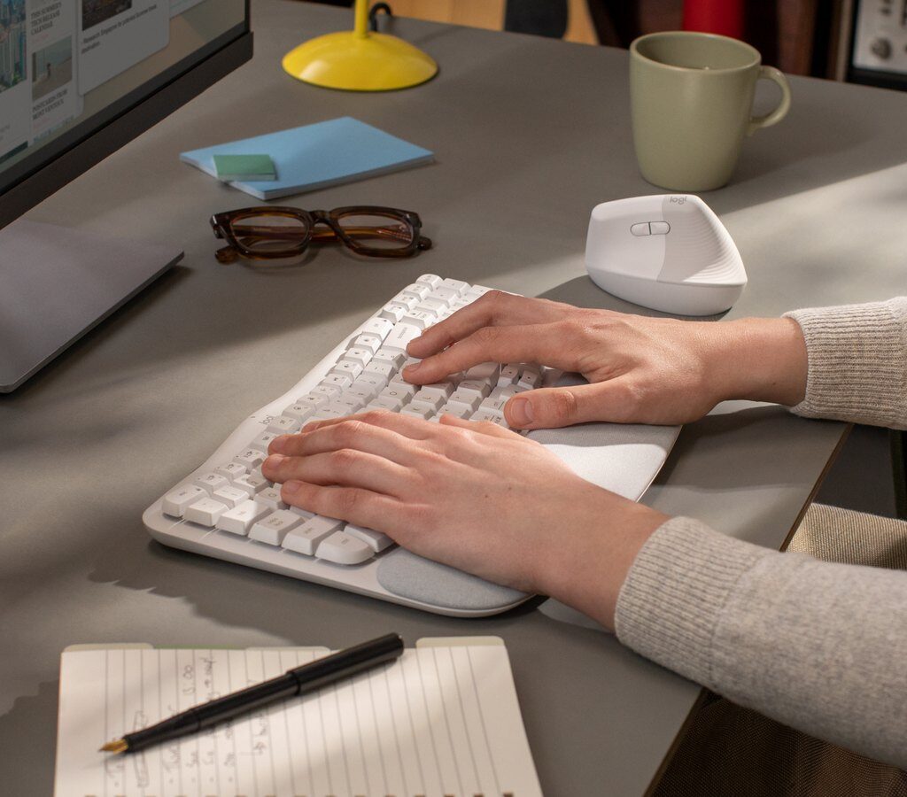 Logitech Wave Keys Off-White — In Use